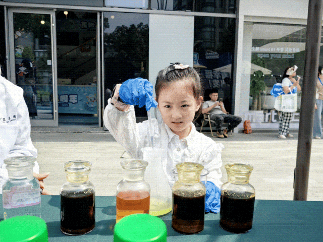 1748251751867439.gif 4.gif